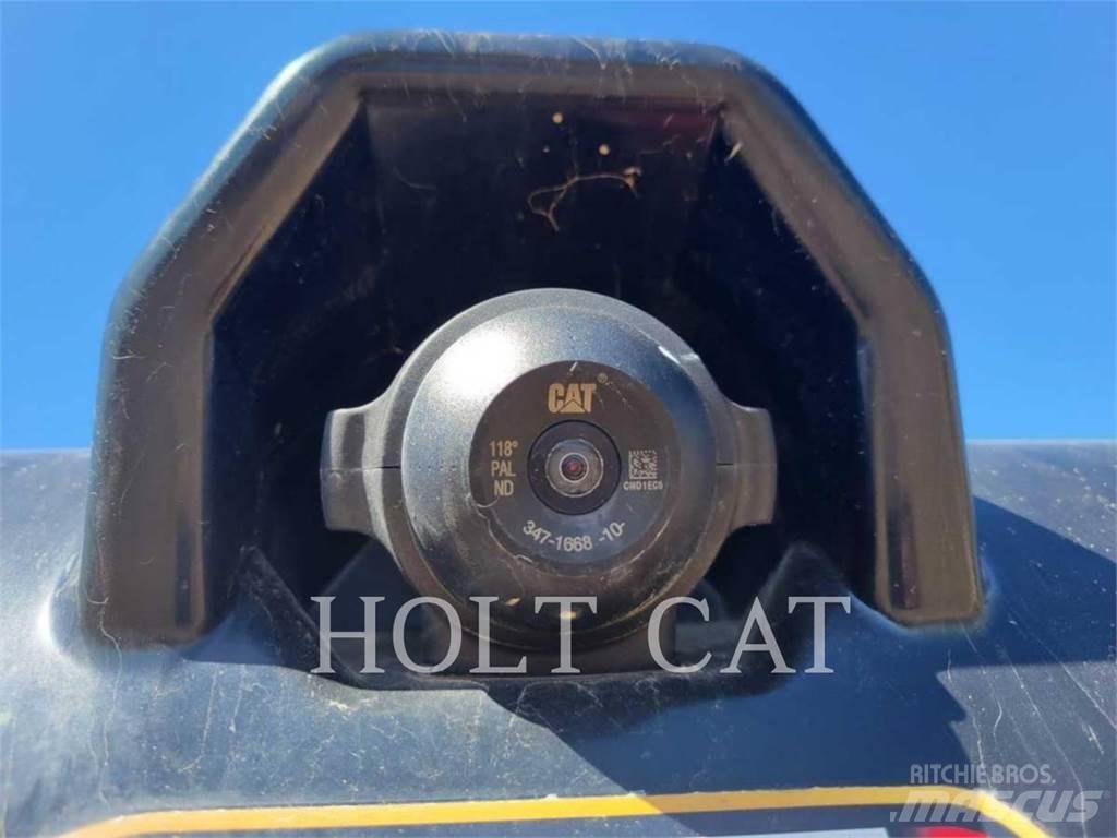 CAT 950M QC Pale gommate