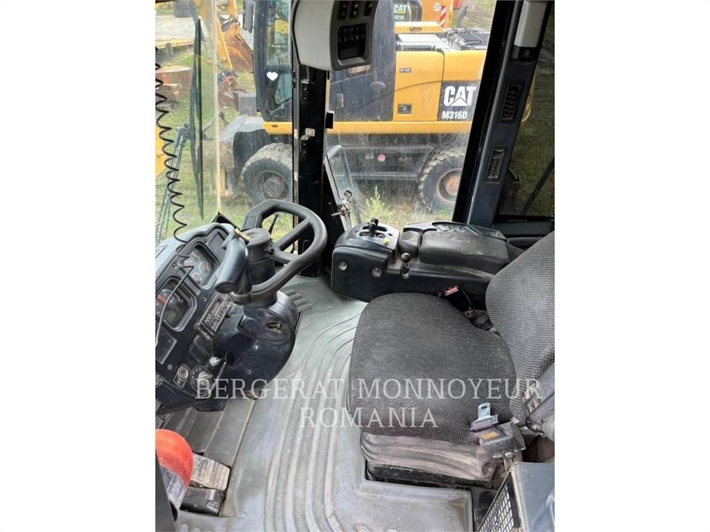 CAT 962G Pale gommate