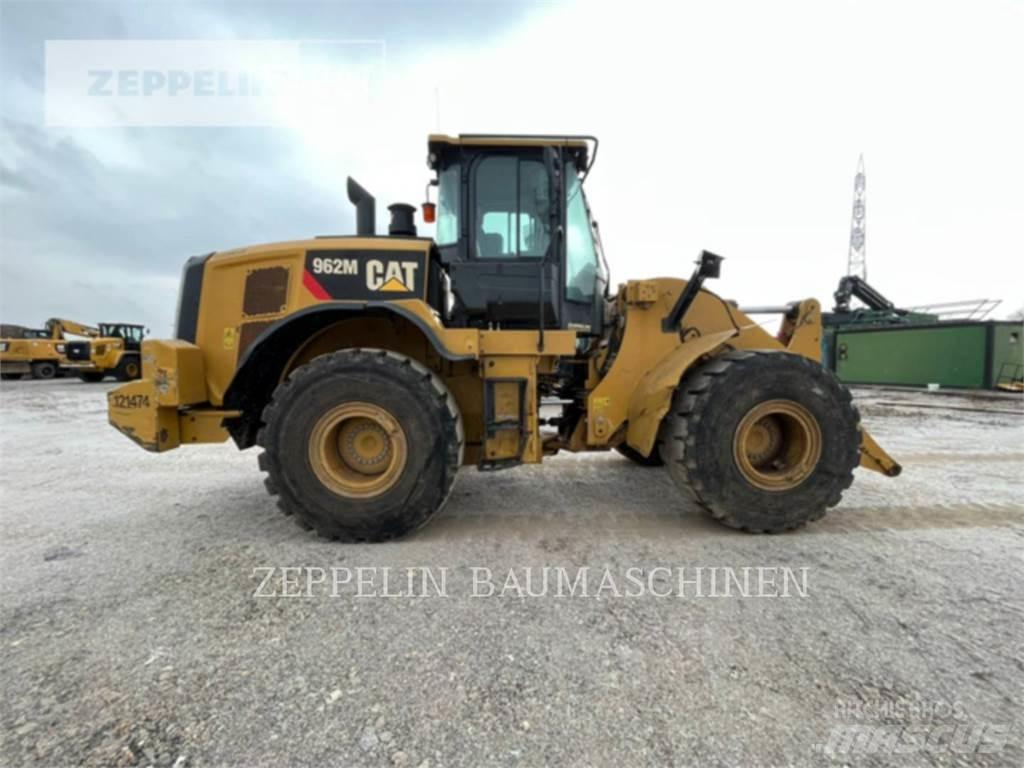CAT 962M Pale gommate
