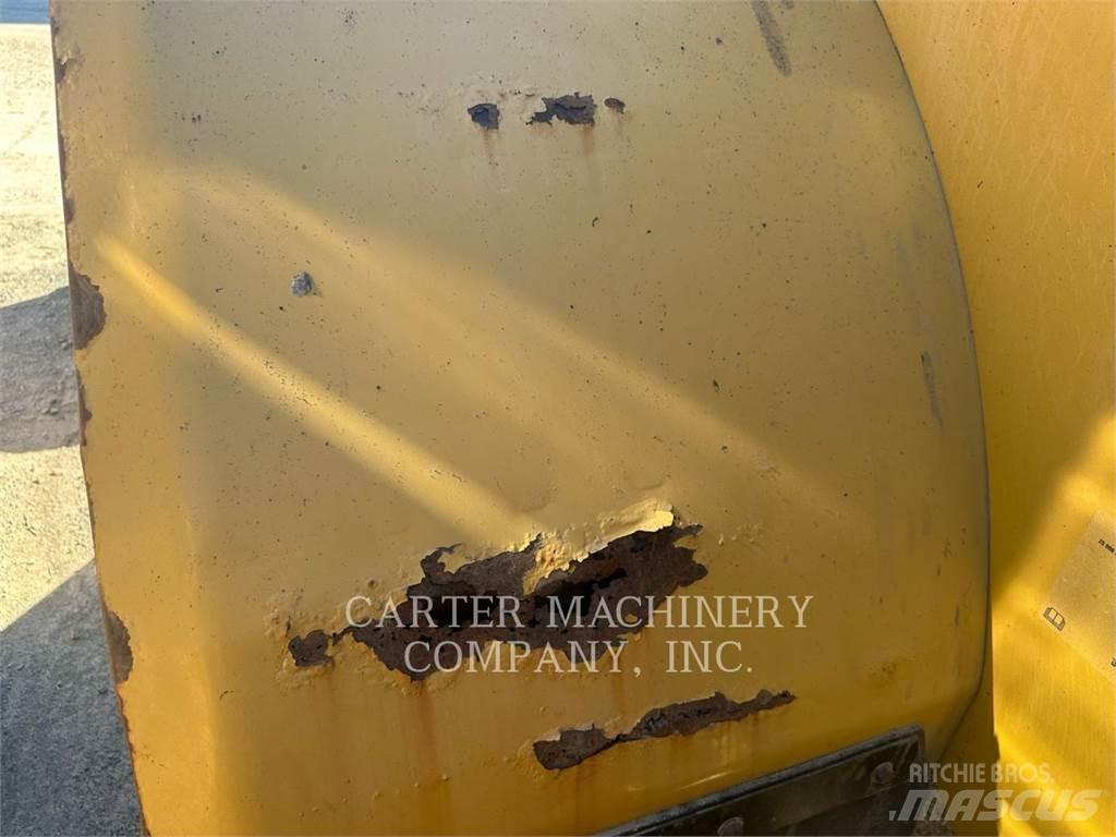 CAT 962M Pale gommate