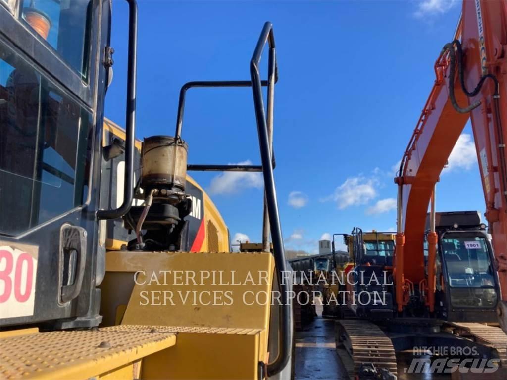 CAT 962M Pale gommate