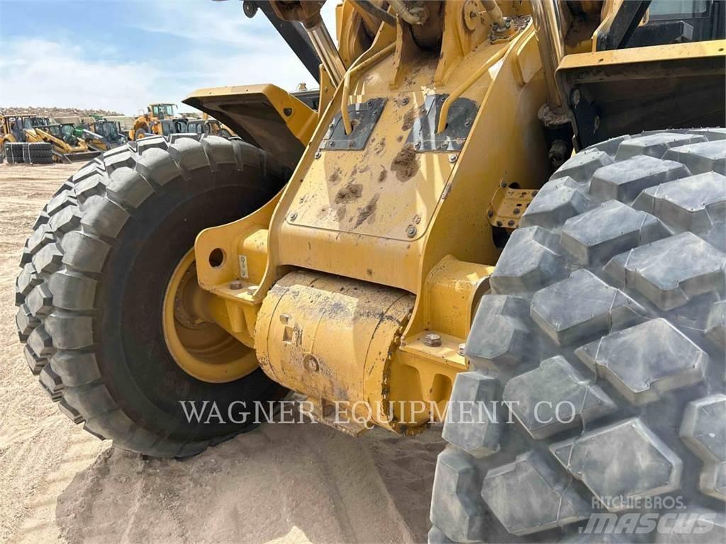CAT 962M FC Pale gommate