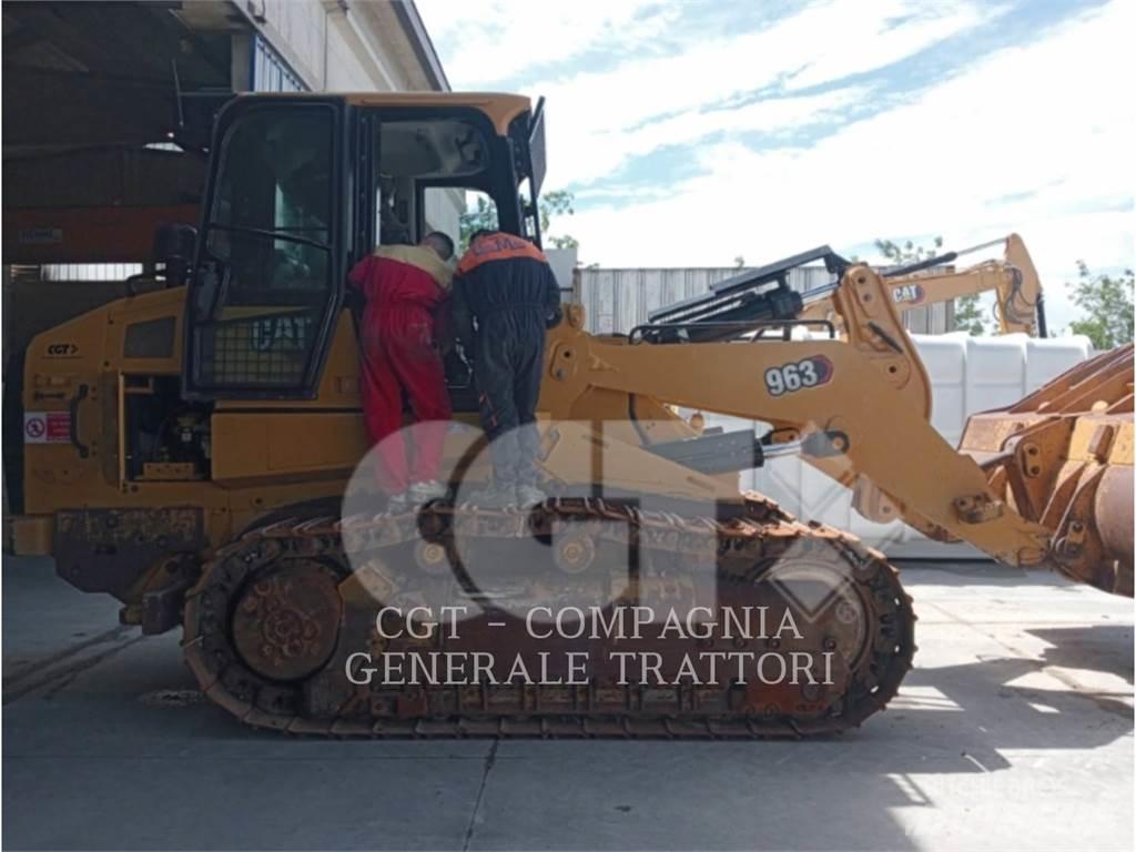 CAT 963 Pale cingolate