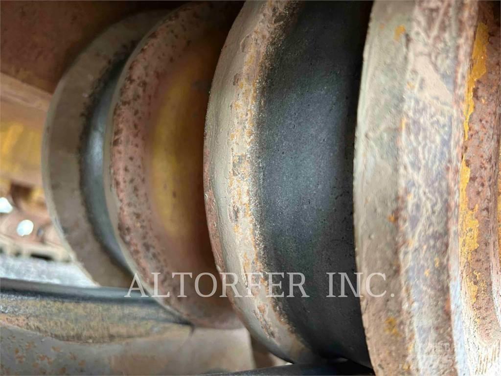 CAT 963K Pale gommate