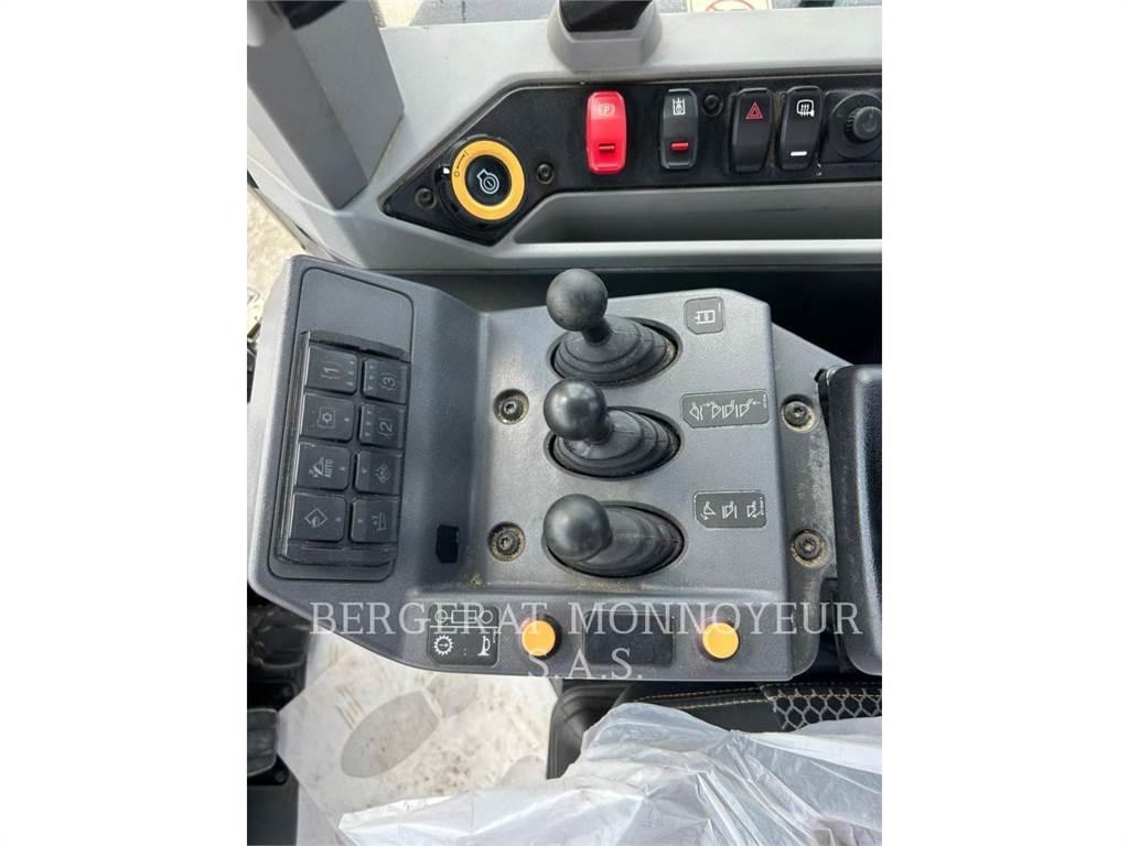 CAT 966 Pale gommate