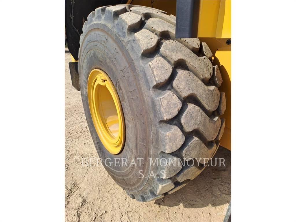 CAT 966 Pale gommate