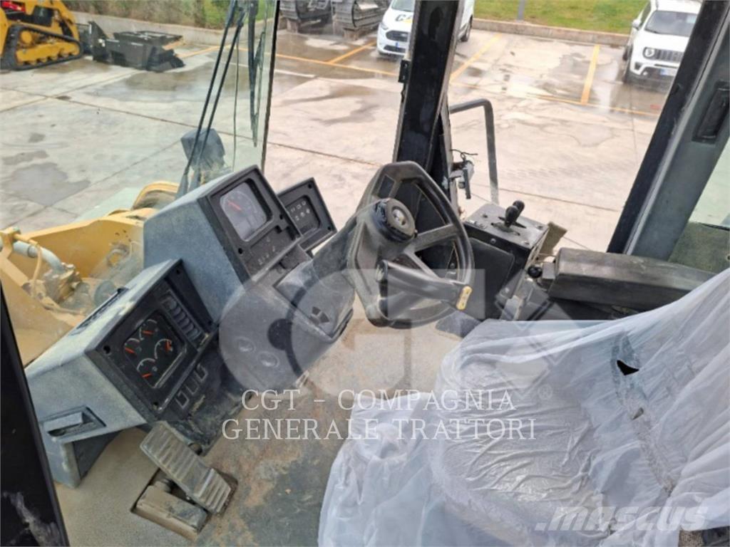 CAT 966 Pale gommate