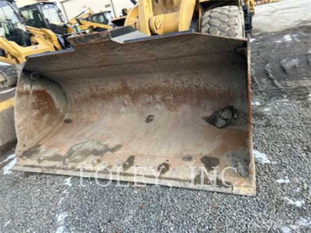 CAT 966-14XE Pale gommate