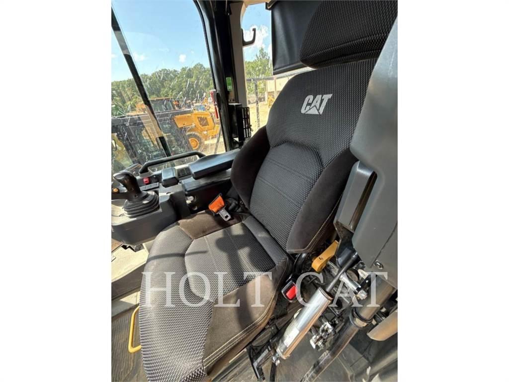 CAT 966 QC Pale gommate