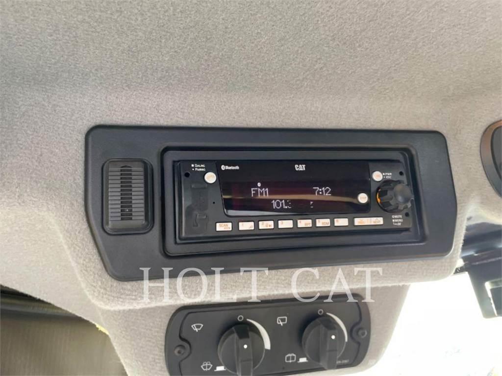 CAT 966 QC Pale gommate