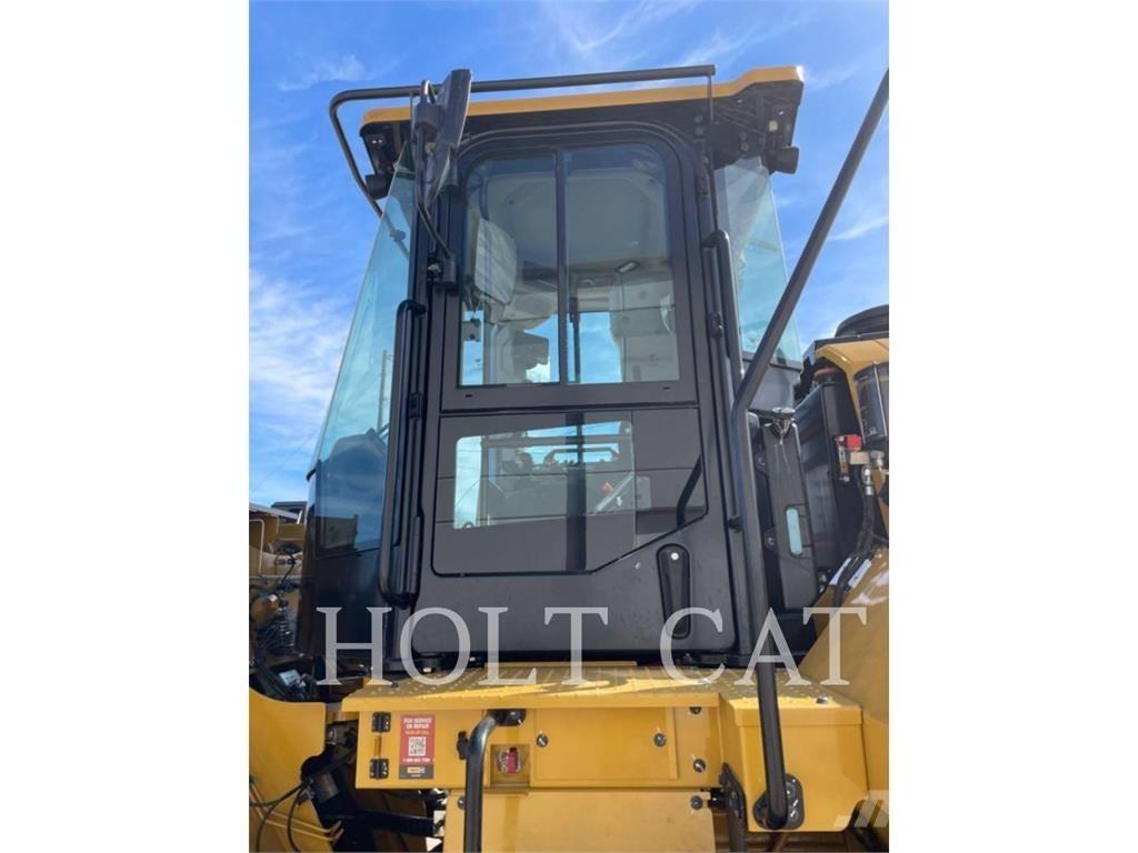 CAT 966 QC Pale gommate