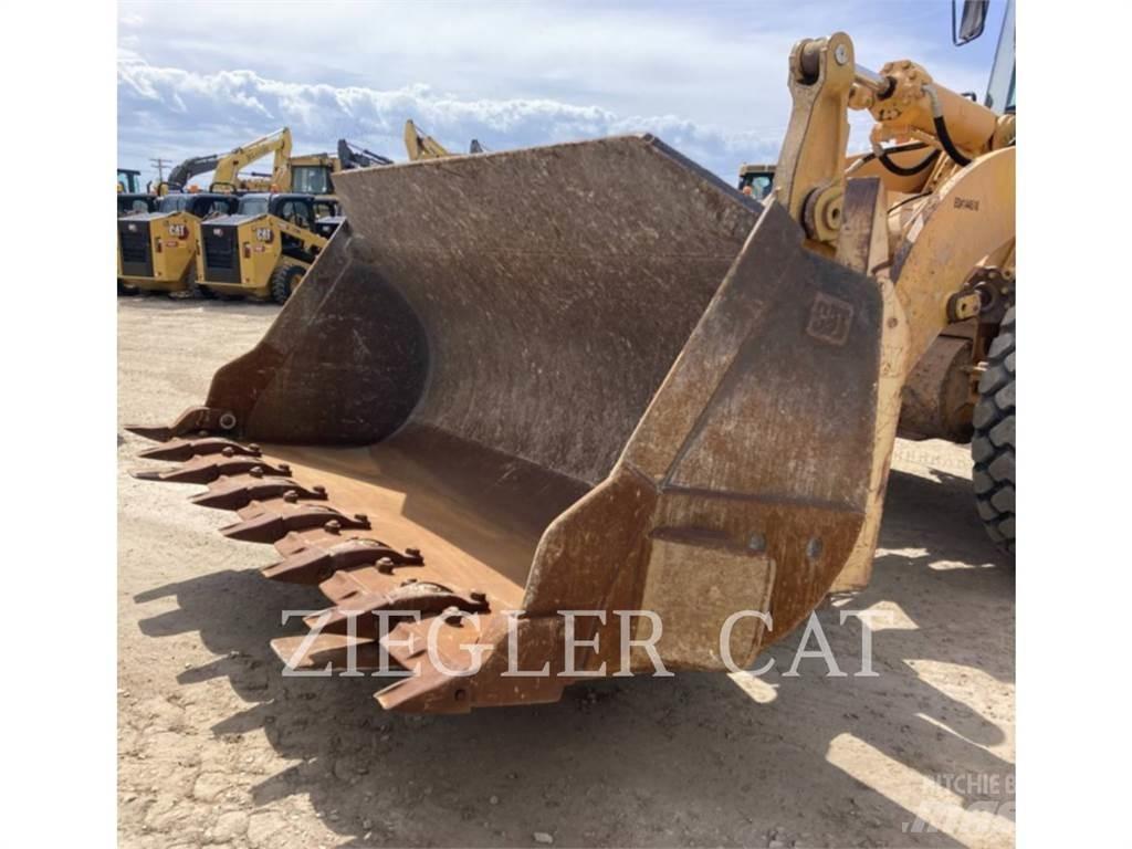 CAT 966G Pale gommate
