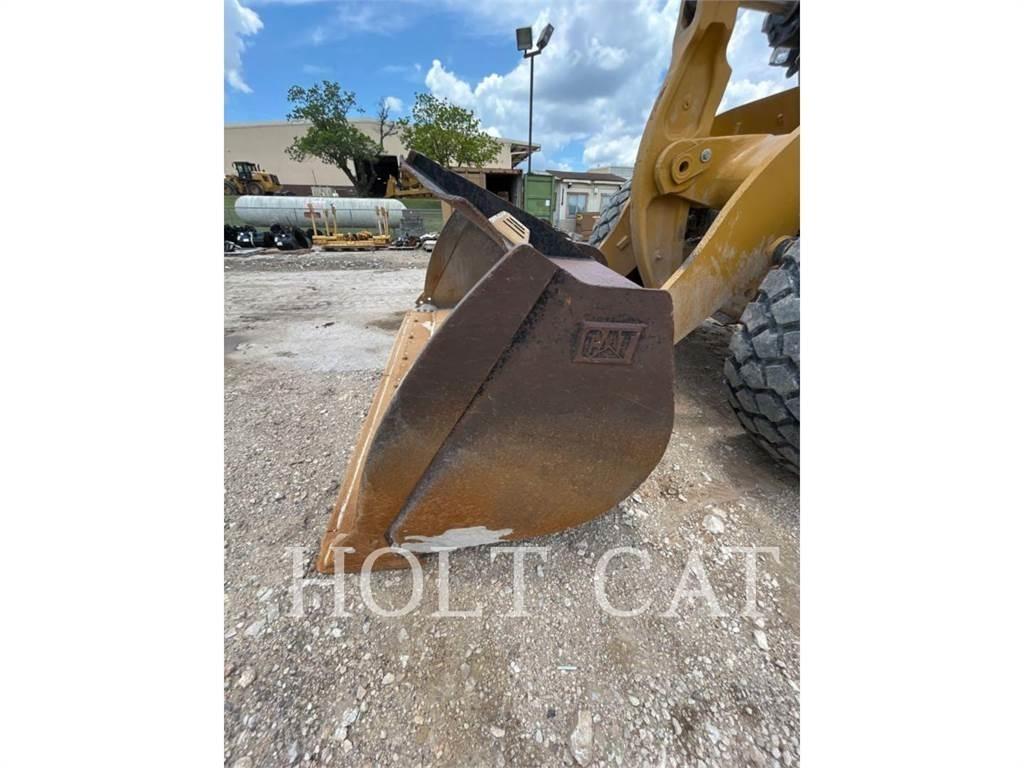 CAT 966GC Pale gommate