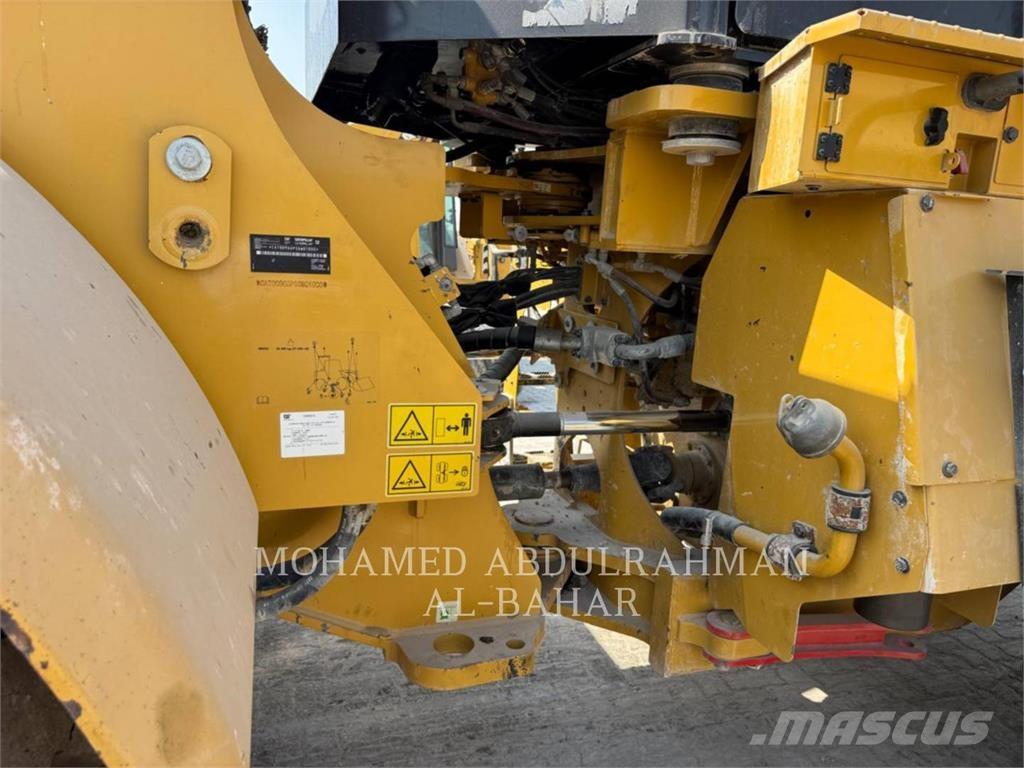 CAT 966GC Pale gommate