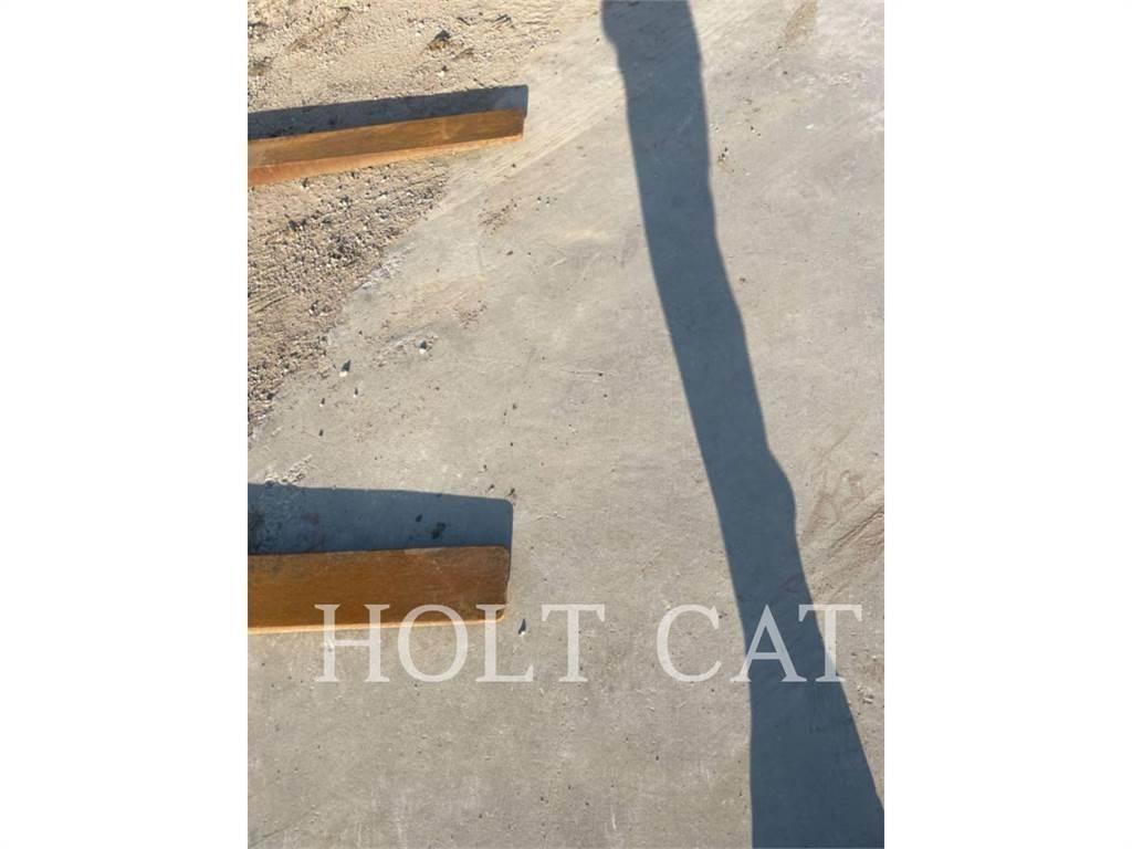 CAT 966GC QC Pale gommate