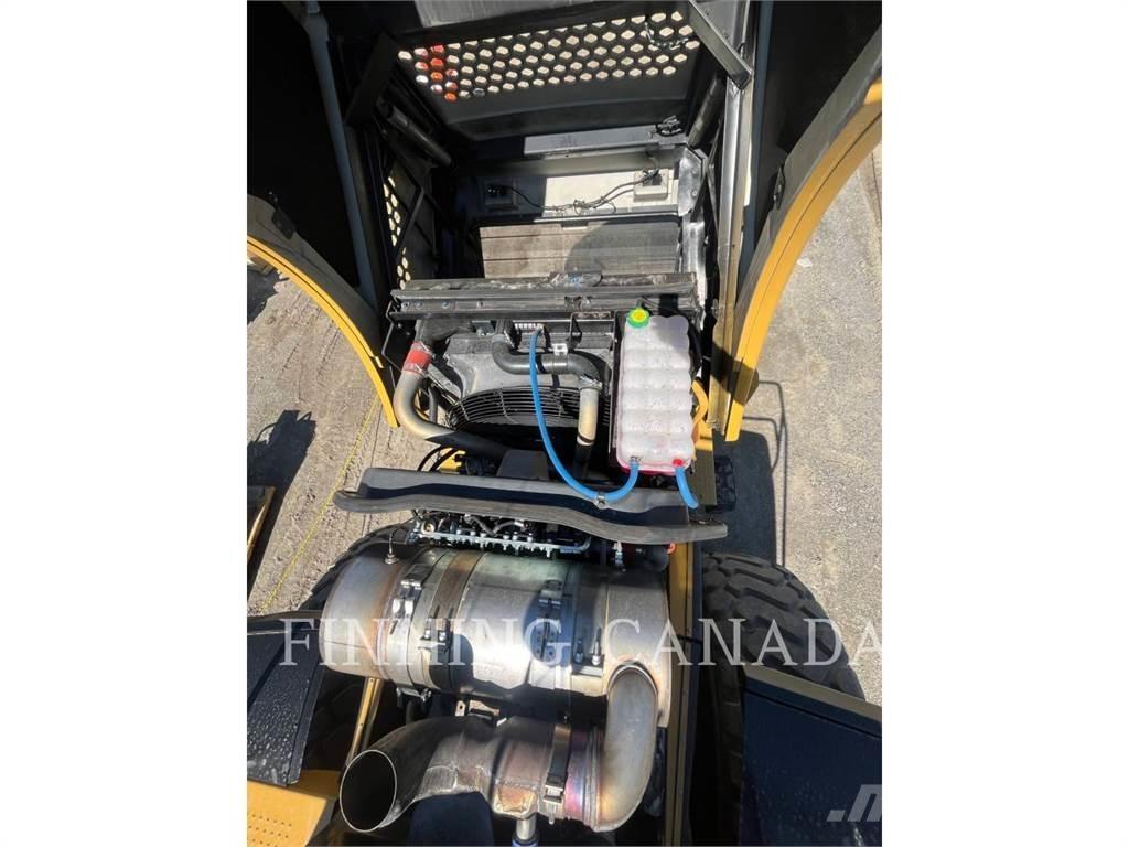 CAT 966K Pale gommate