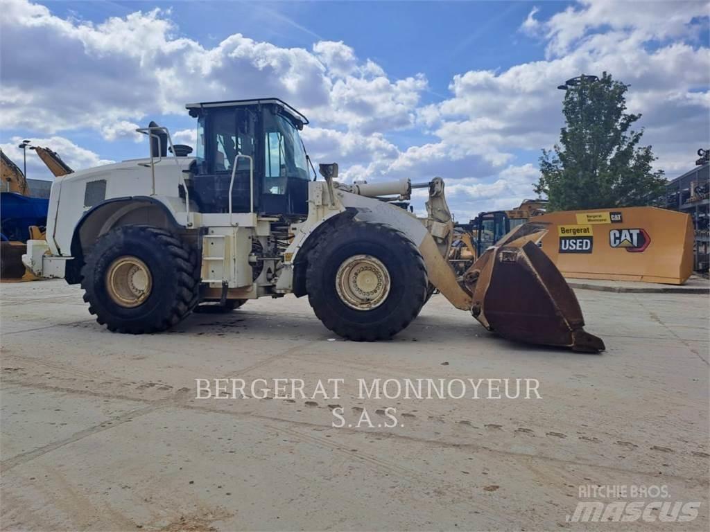 CAT 966M Pale gommate