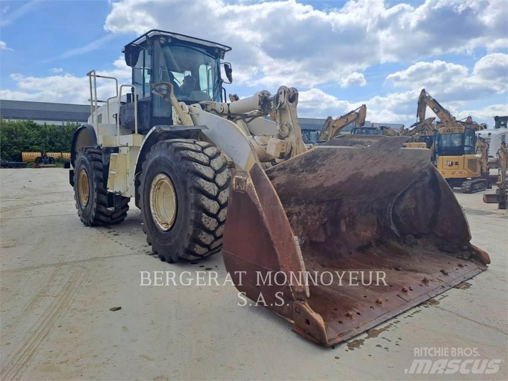 CAT 966M Pale gommate
