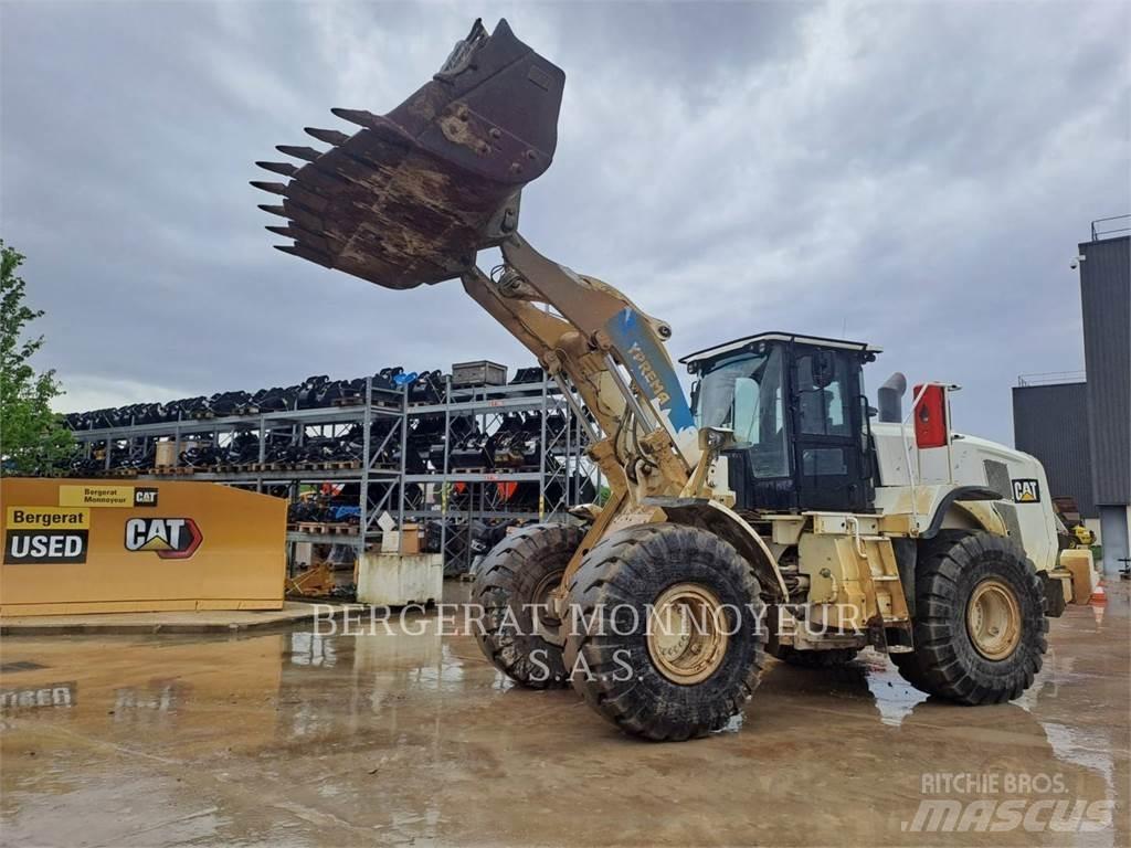 CAT 966M Pale gommate