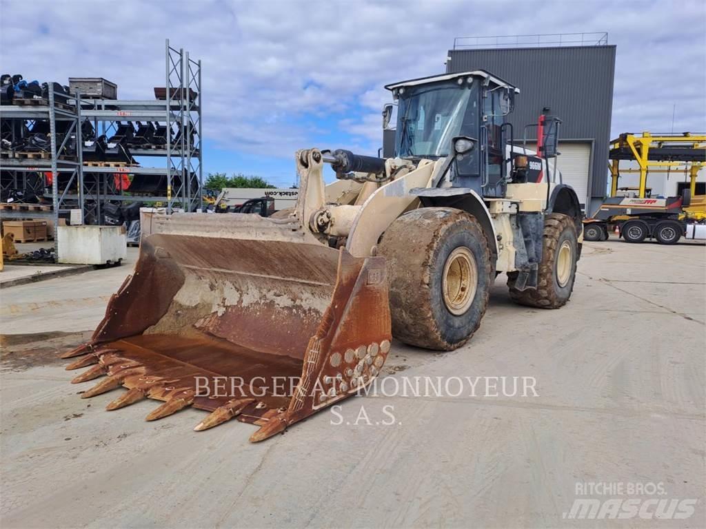 CAT 966M Pale gommate