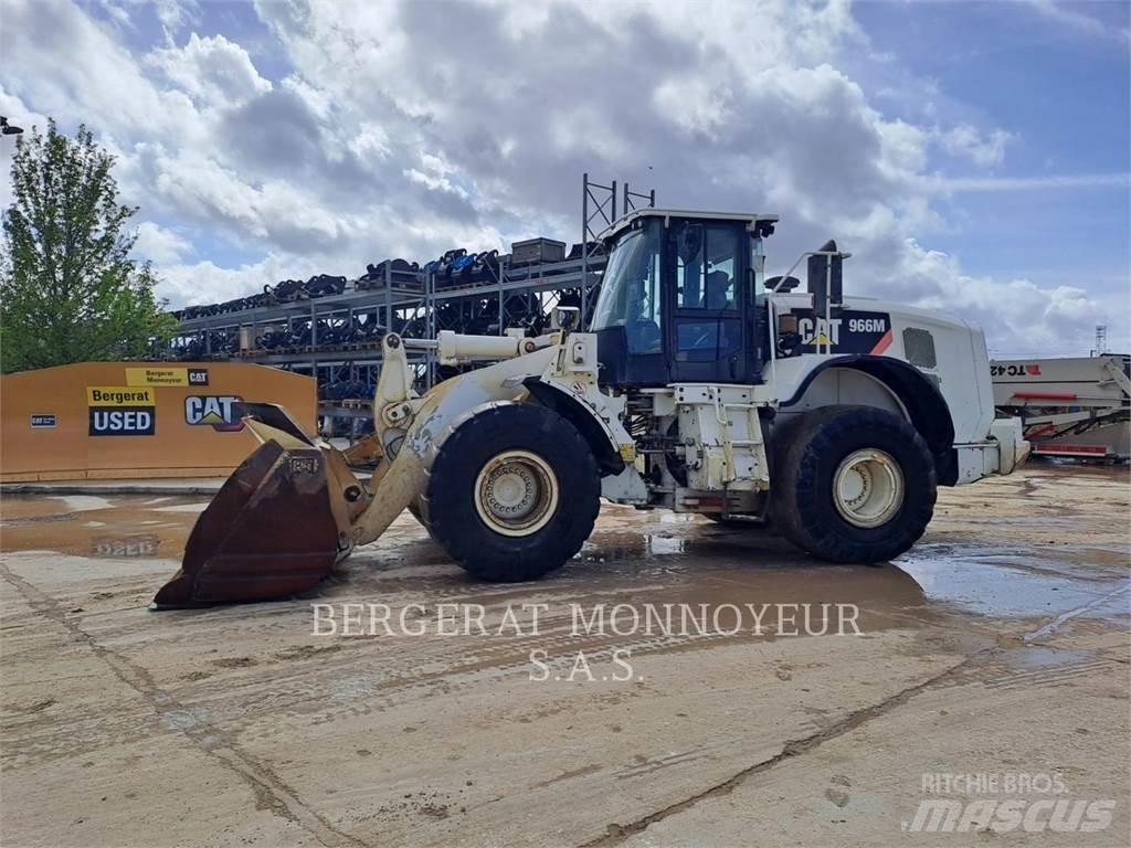CAT 966M Pale gommate