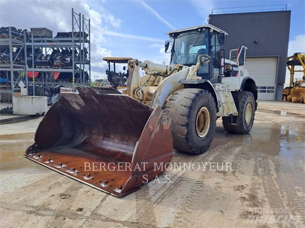 CAT 966M Pale gommate