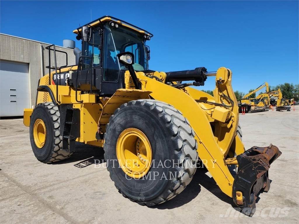 CAT 966M Pale gommate