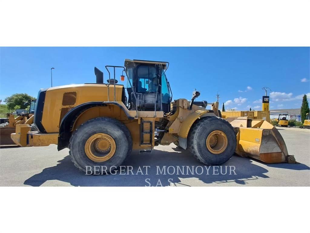 CAT 966M Pale gommate