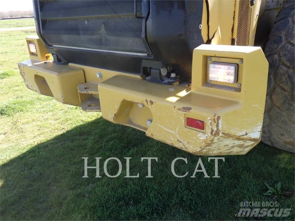 CAT 966M Pale gommate