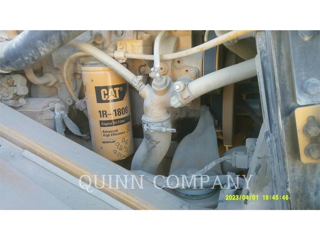 CAT 966M Pale gommate