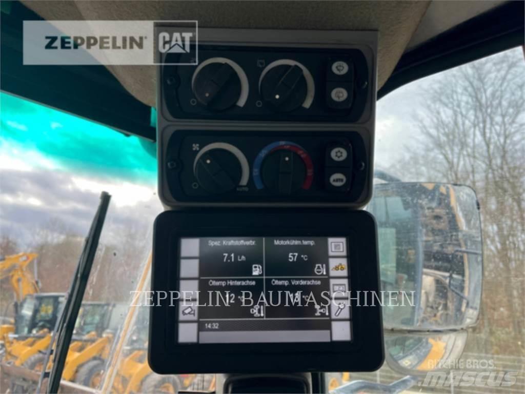 CAT 966M Pale gommate