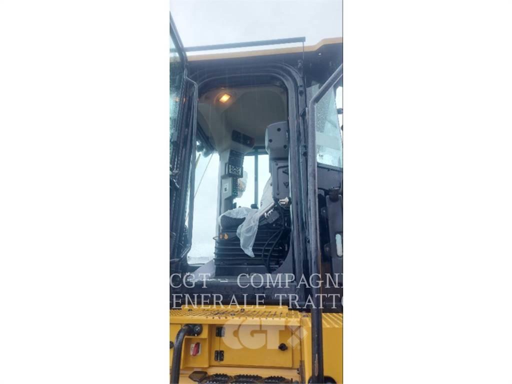 CAT 966M Pale gommate