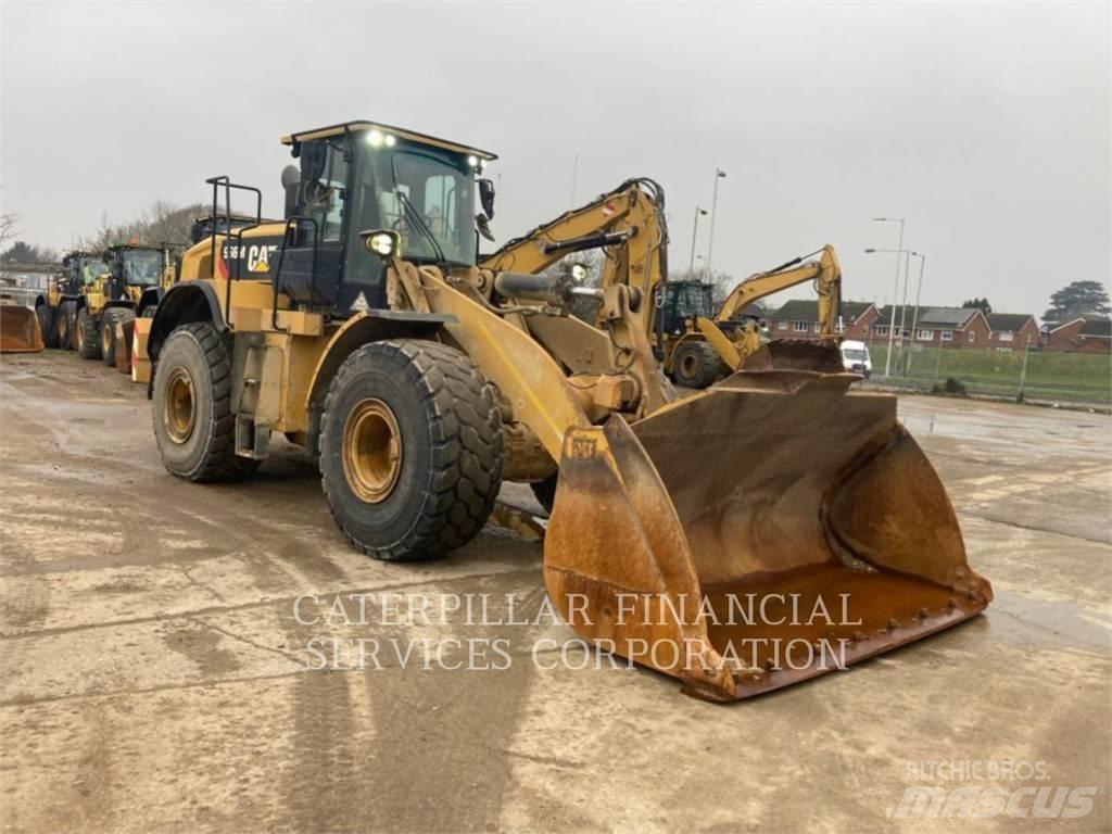 CAT 966M Pale gommate