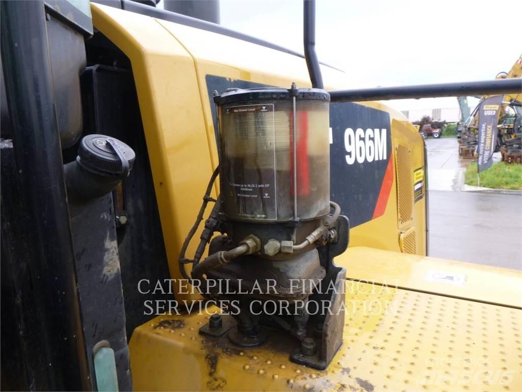 CAT 966M Pale gommate