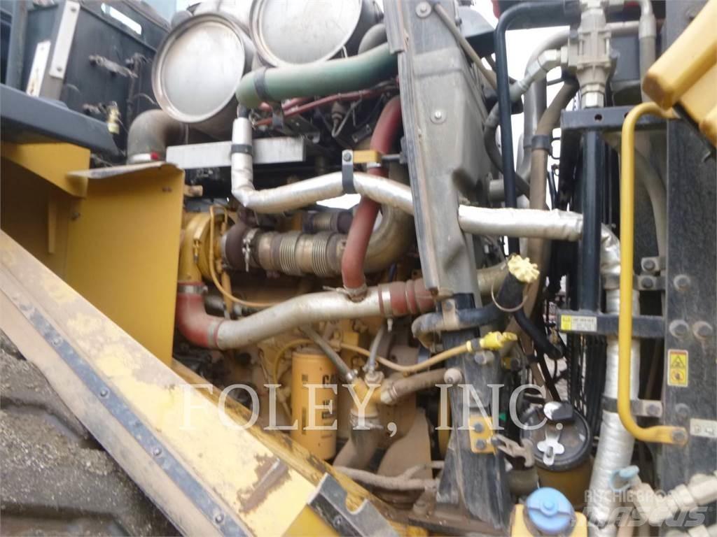 CAT 966M Pale gommate