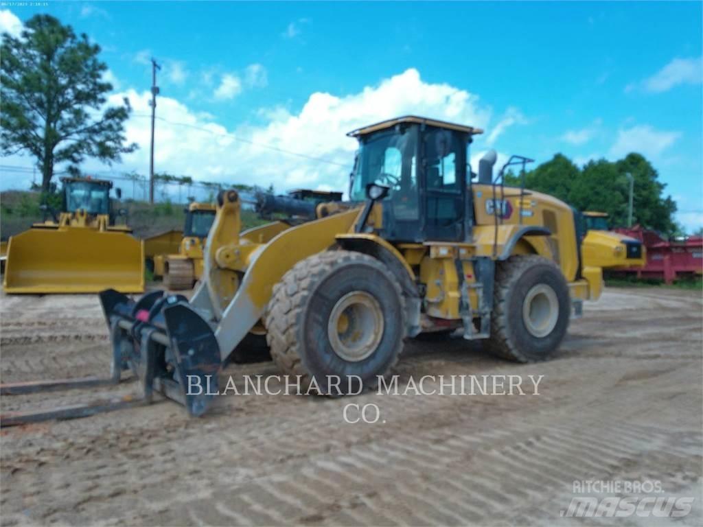 CAT 966M Pale gommate