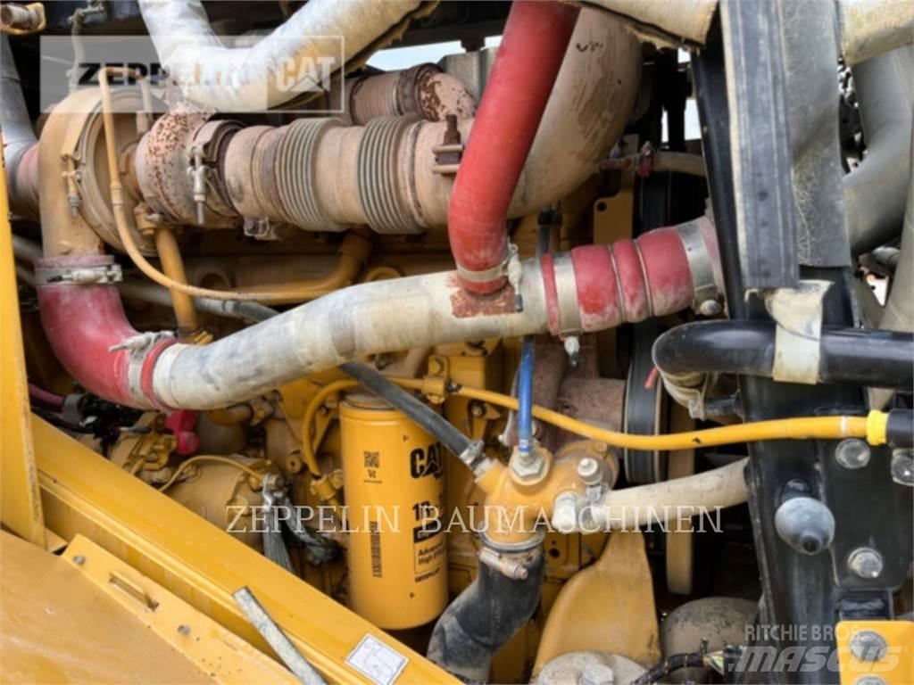 CAT 966M Pale gommate