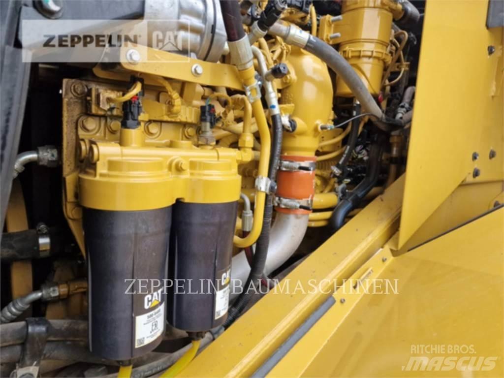 CAT 966M Pale gommate