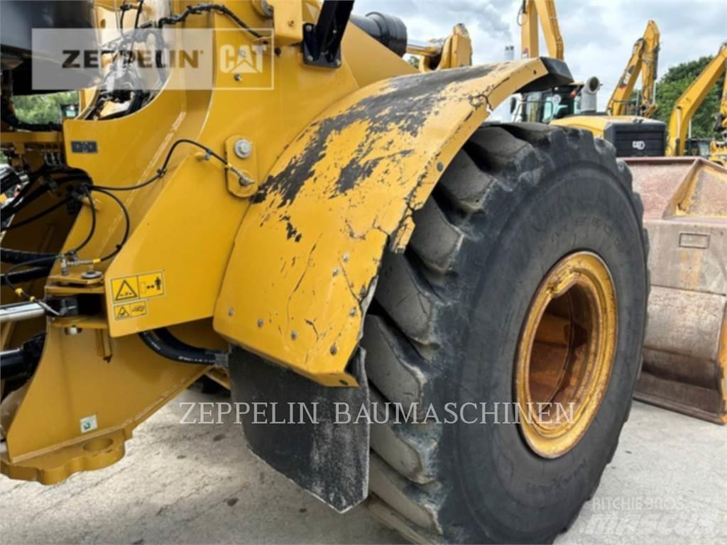 CAT 966M Pale gommate