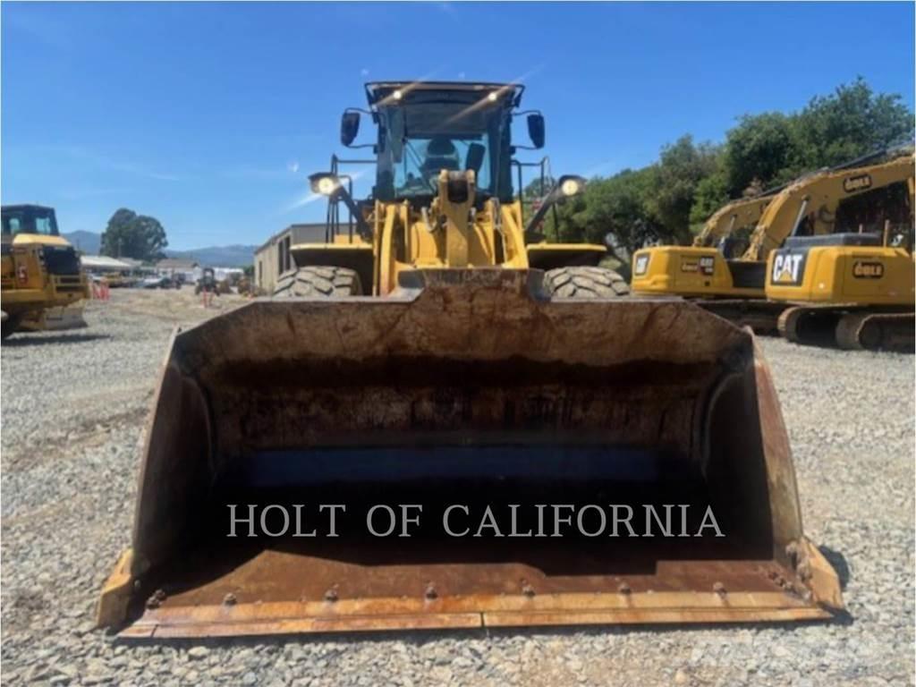 CAT 966M Pale gommate