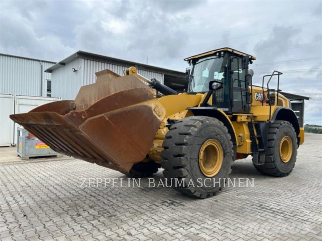 CAT 966M Pale gommate