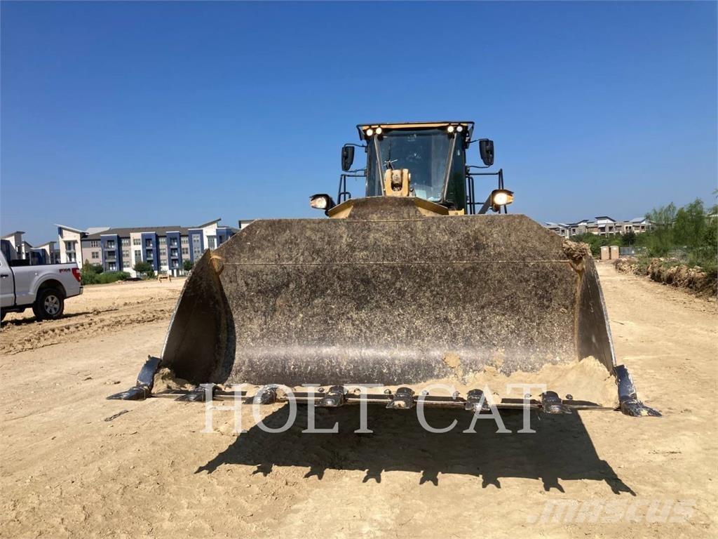 CAT 966M Pale gommate
