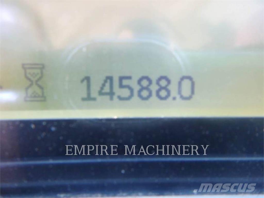 CAT 966M Pale gommate