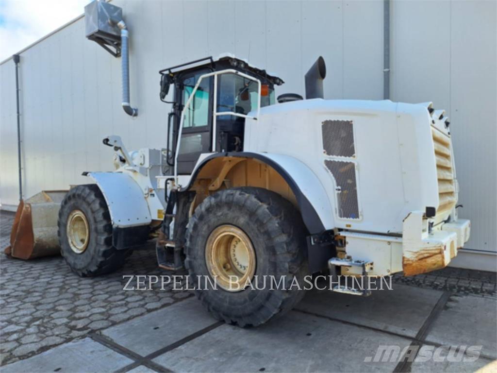 CAT 966M Pale gommate