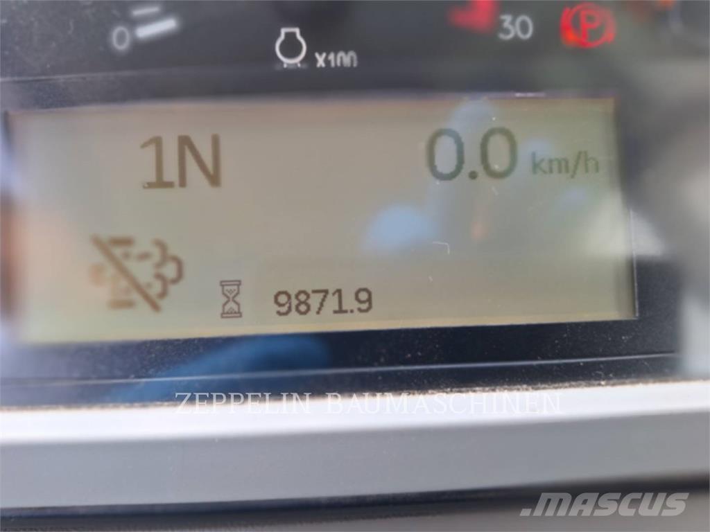 CAT 966M Pale gommate