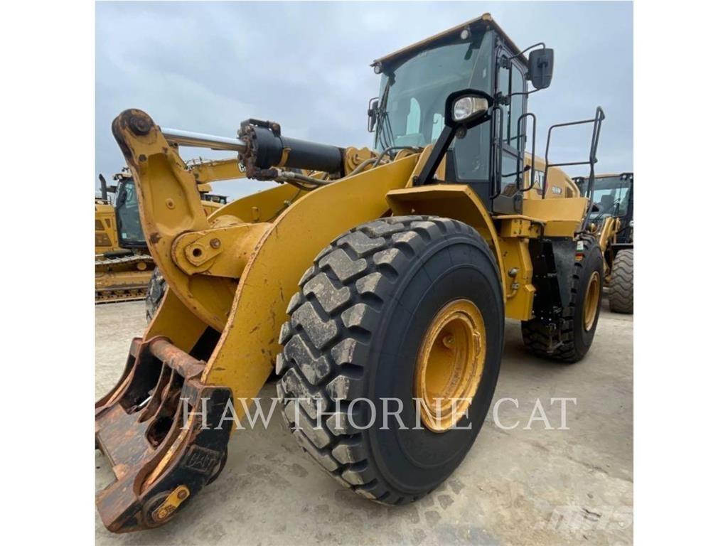 CAT 966M Pale gommate