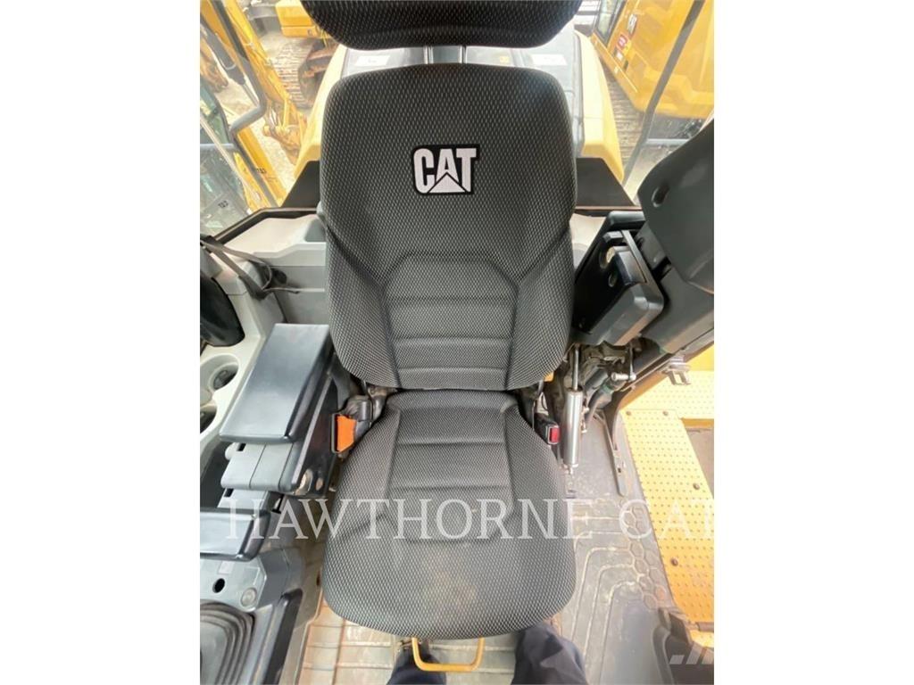 CAT 966M Pale gommate