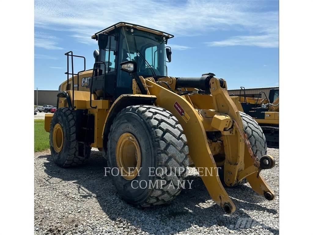 CAT 966M Pale gommate