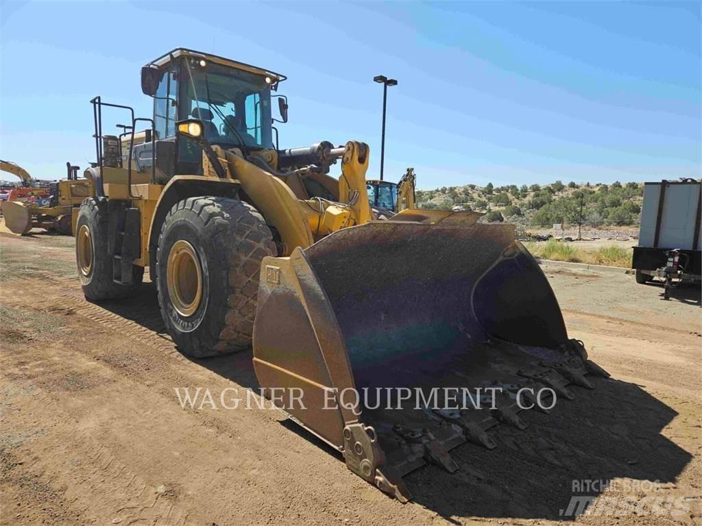 CAT 966M Pale gommate