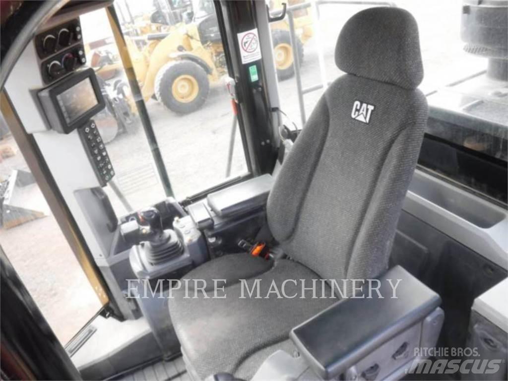 CAT 966M FC Pale gommate